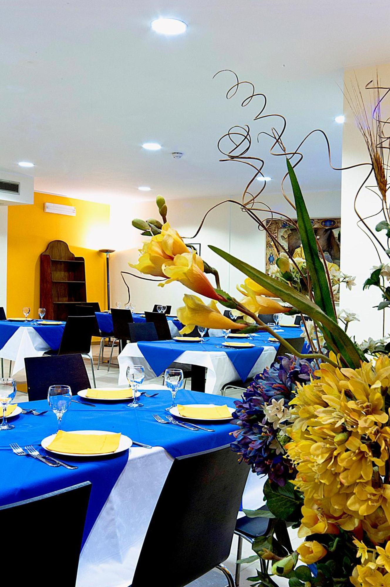 City Hotel & Suites Foligno Buitenkant foto