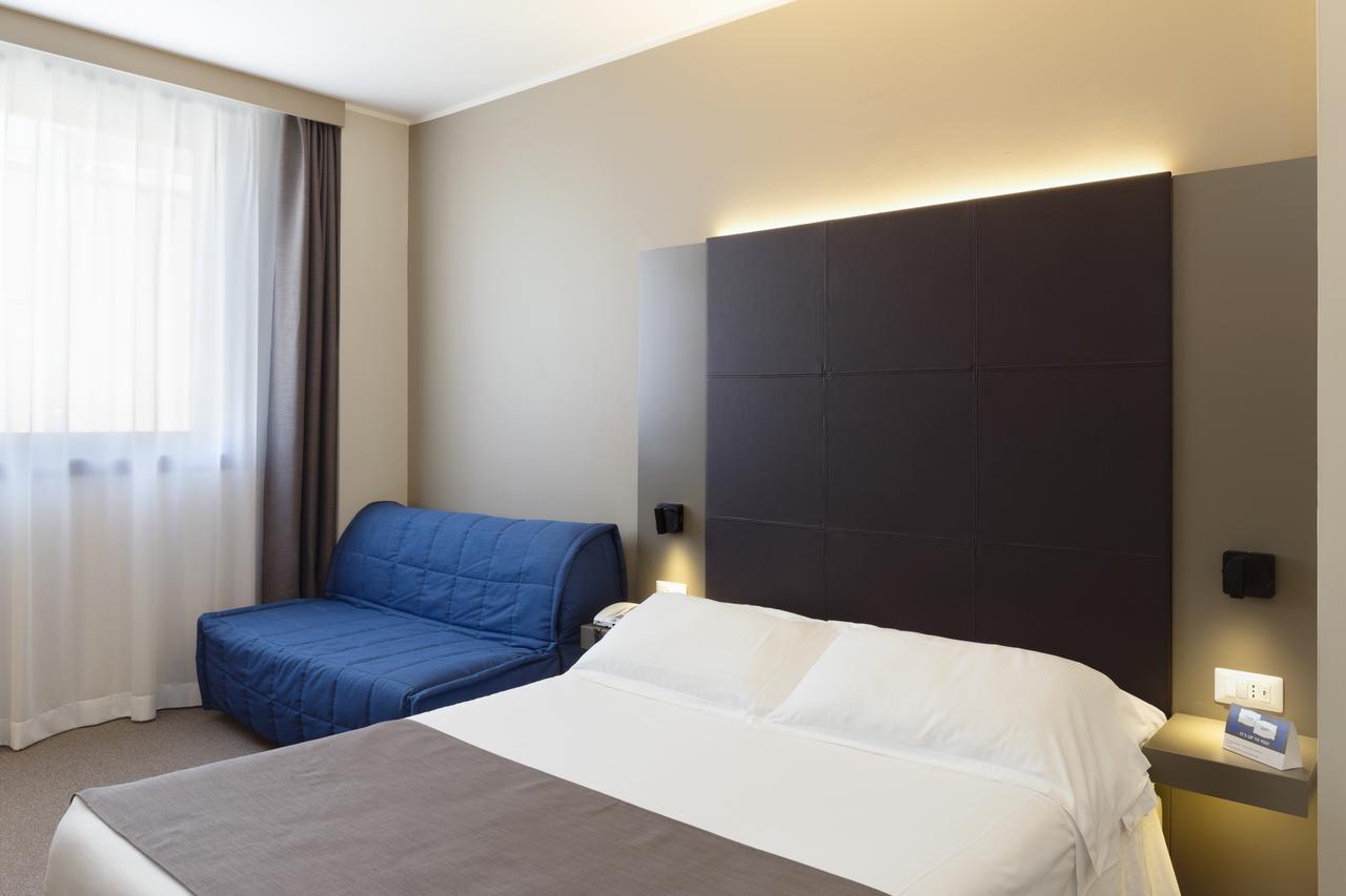 City Hotel & Suites Foligno Buitenkant foto