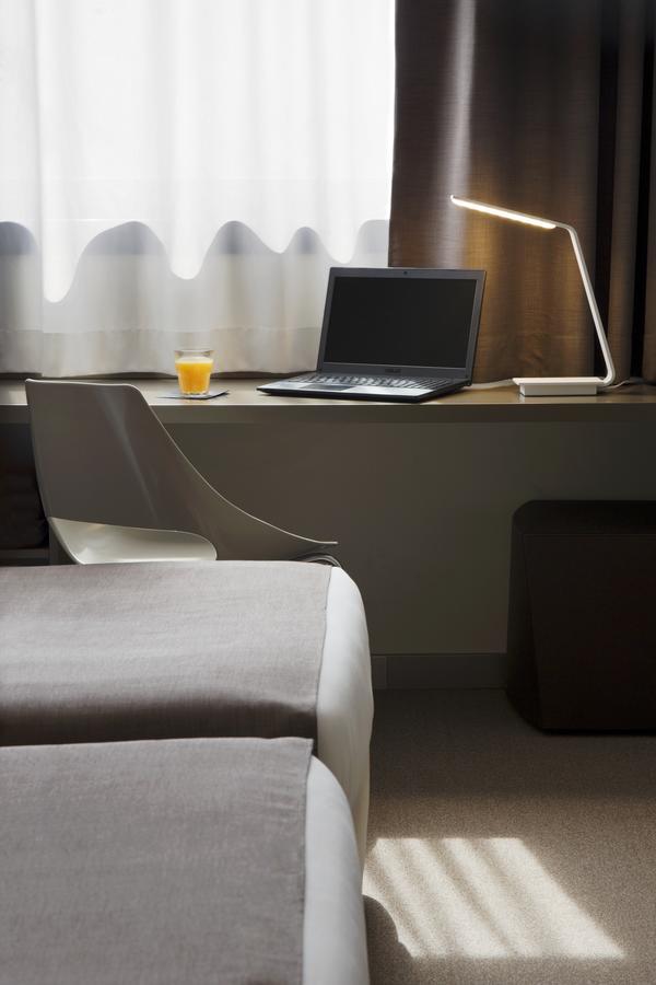 City Hotel & Suites Foligno Buitenkant foto