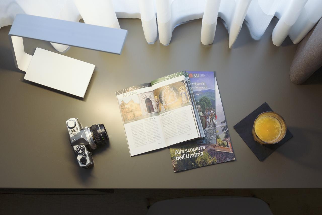 City Hotel & Suites Foligno Buitenkant foto