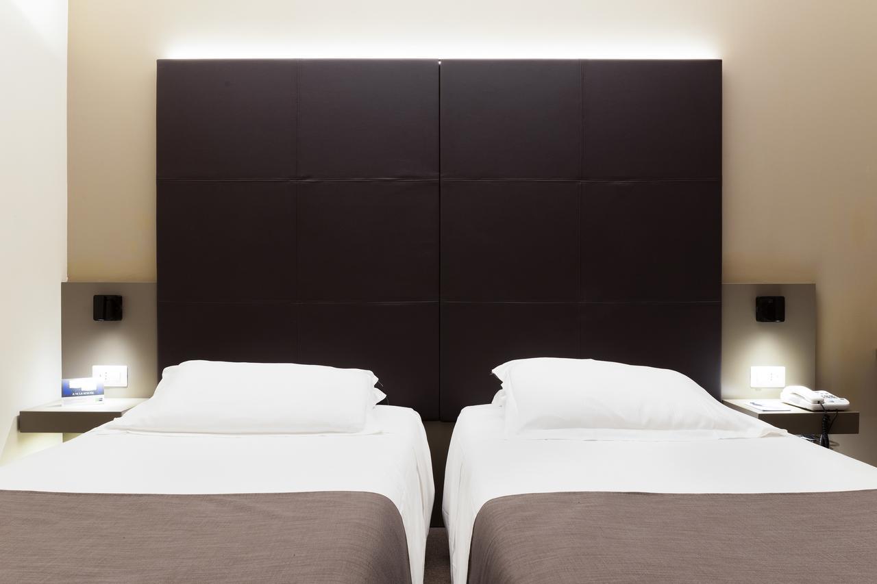City Hotel & Suites Foligno Buitenkant foto