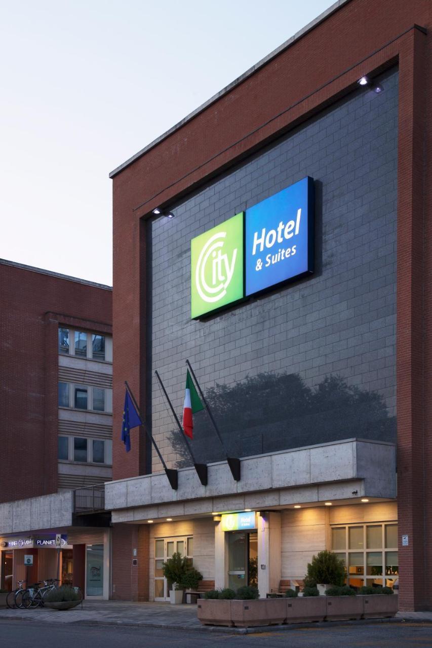 City Hotel & Suites Foligno Buitenkant foto