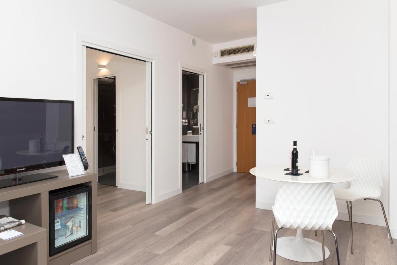 City Hotel & Suites Foligno Buitenkant foto