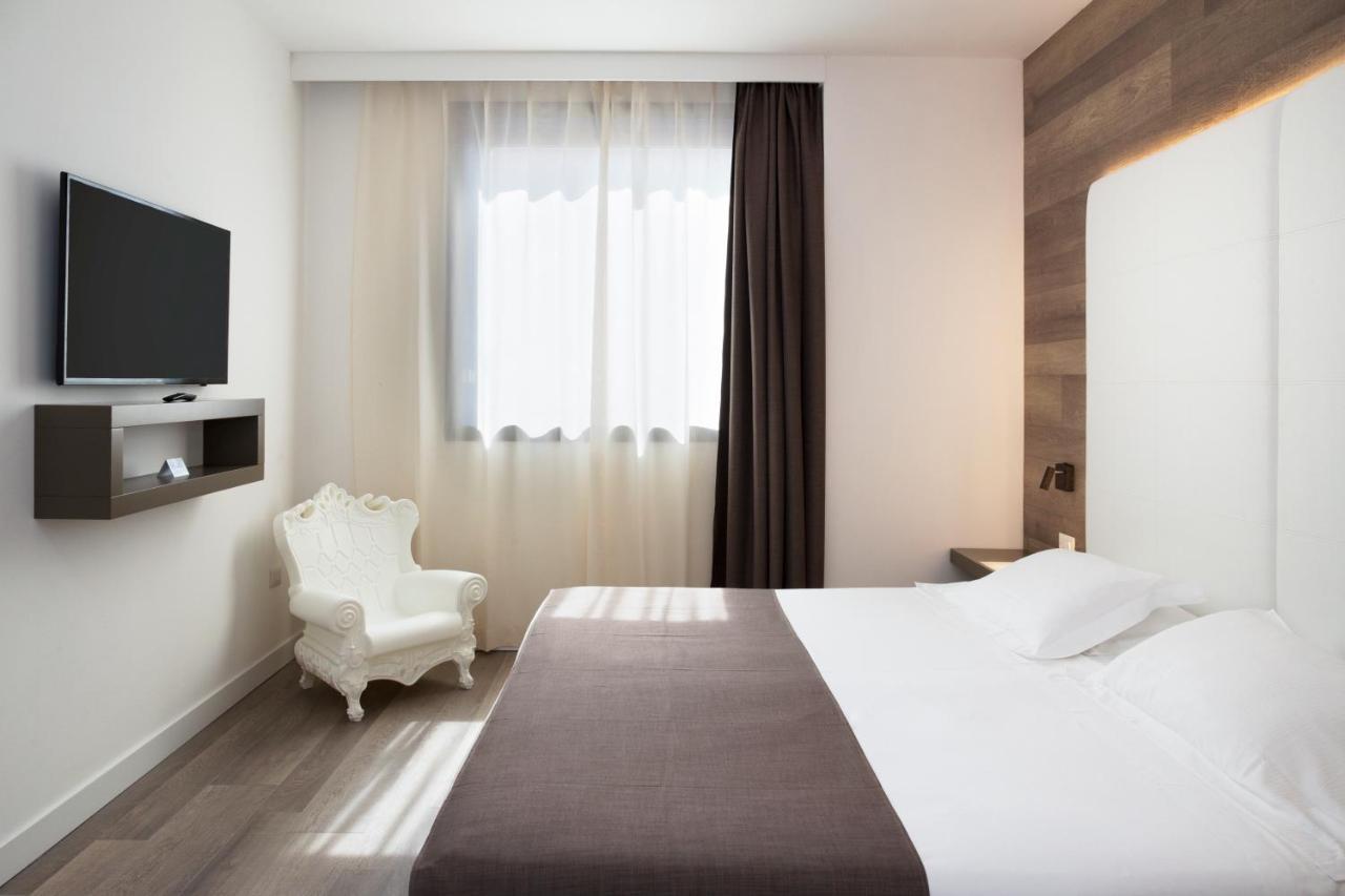 City Hotel & Suites Foligno Buitenkant foto